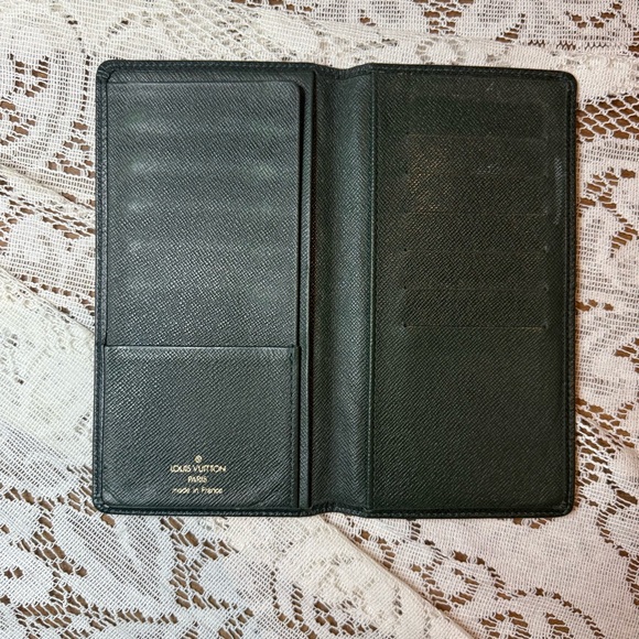 Louis Vuitton Green Epi Leather Checkbook Wallet - Picture 5 of 9